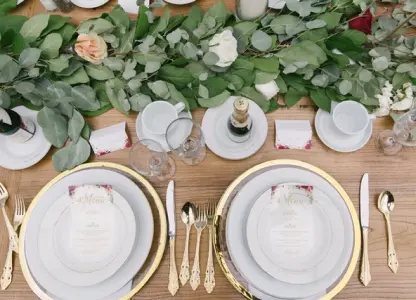 White plate with golden rim (set)